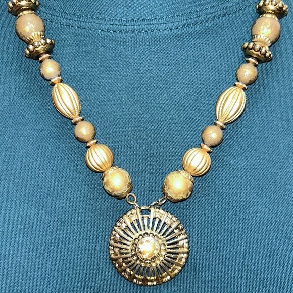 GoodVibes☮️BohoNecklace beads, medallion & wood🪵straightfrom70s! Great gift 🎁 - Picture 1 of 16